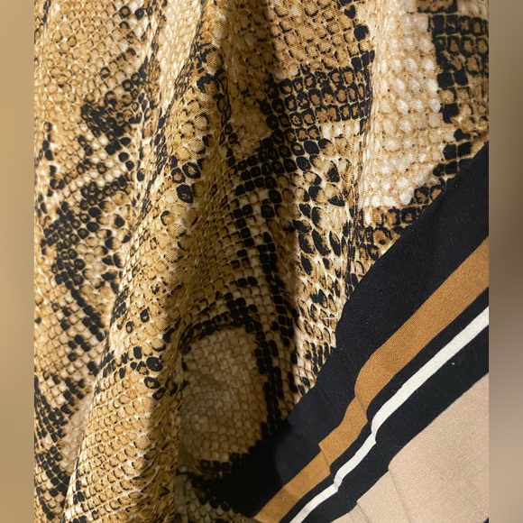 Snake print jumpsuit - Picture 8 of 8